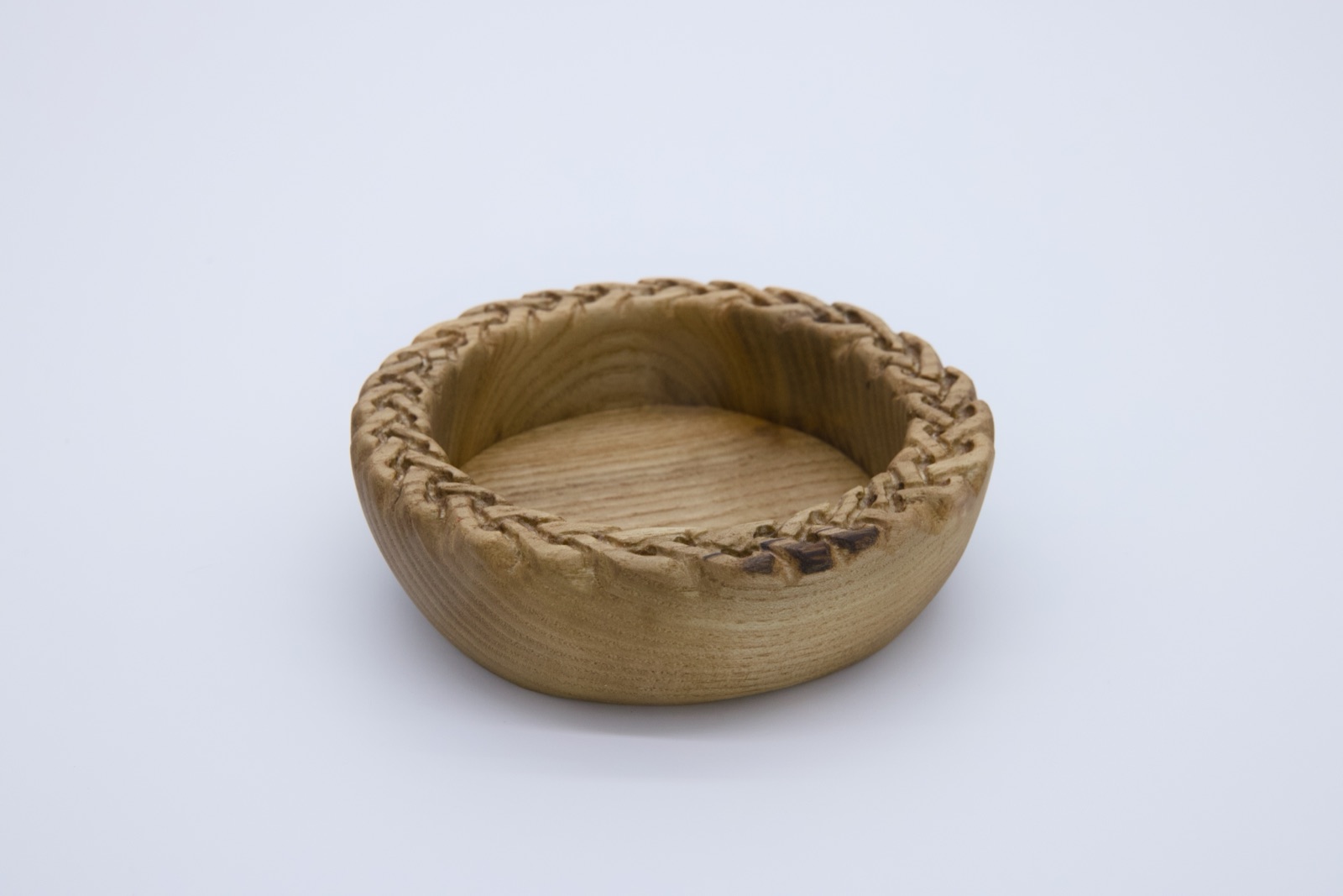 Sassafras key bowl with braided rim